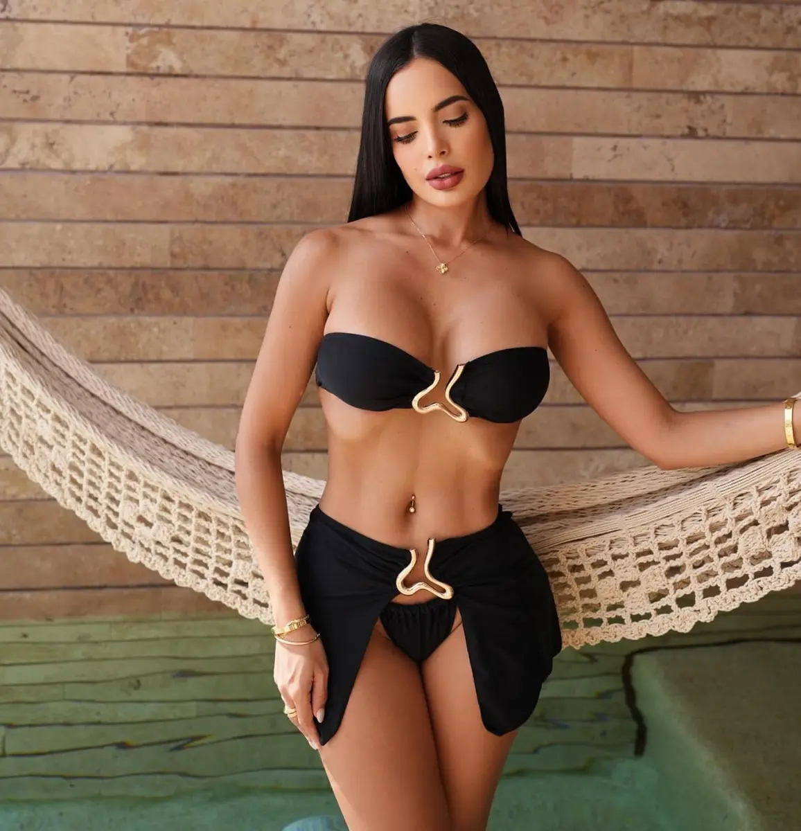 Camila escort in Phuket